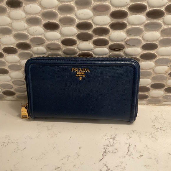 Authentic Prada Navy Saffiano Leather Zip-Around Wallet - Picture 1 of 9